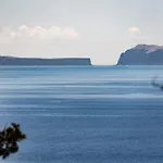 Matur I By An Island
