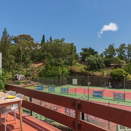 Matur I By An Island