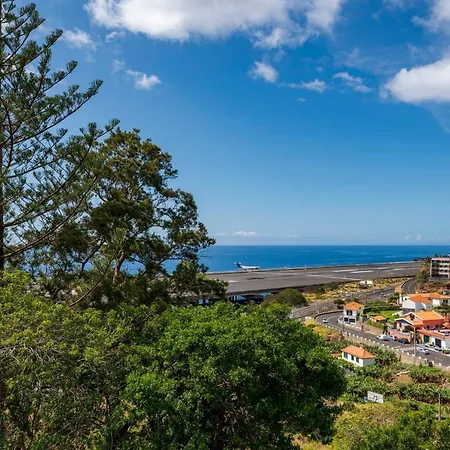 Matur I By An Island