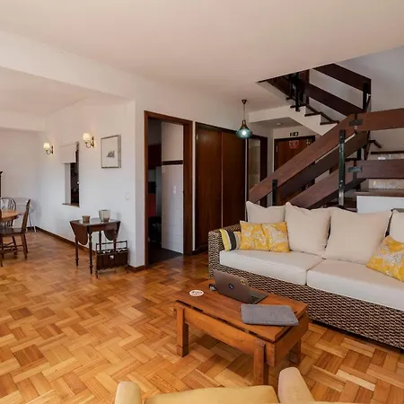 Matur I By An Island