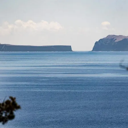 Matur I By An Island