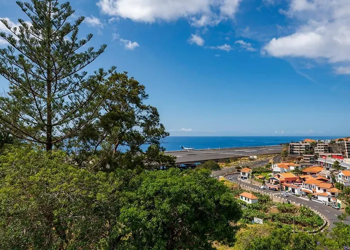 Matur I By An Island