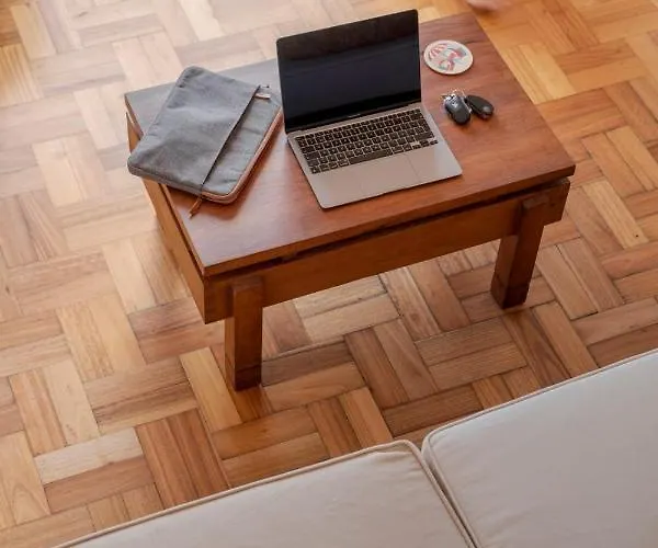 Matur I By An Island