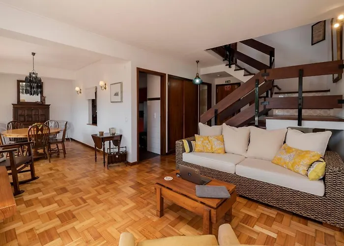 Matur I By An Island