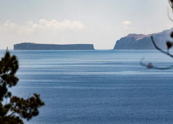 Matur I By An Island